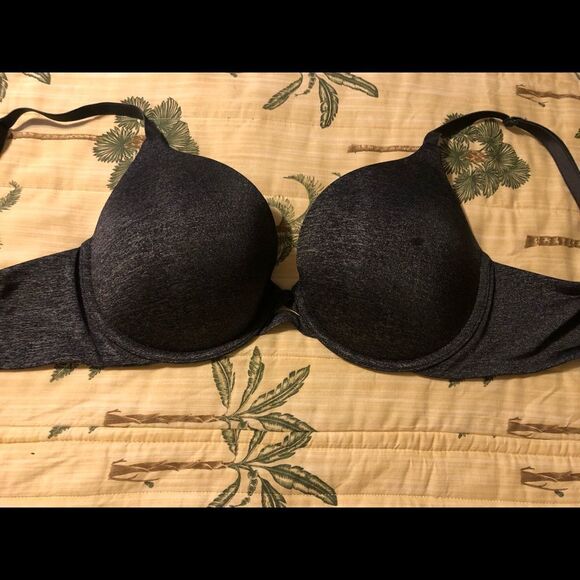 Nice bra by Victoria Secret size 36D - Picture 1 of 4
